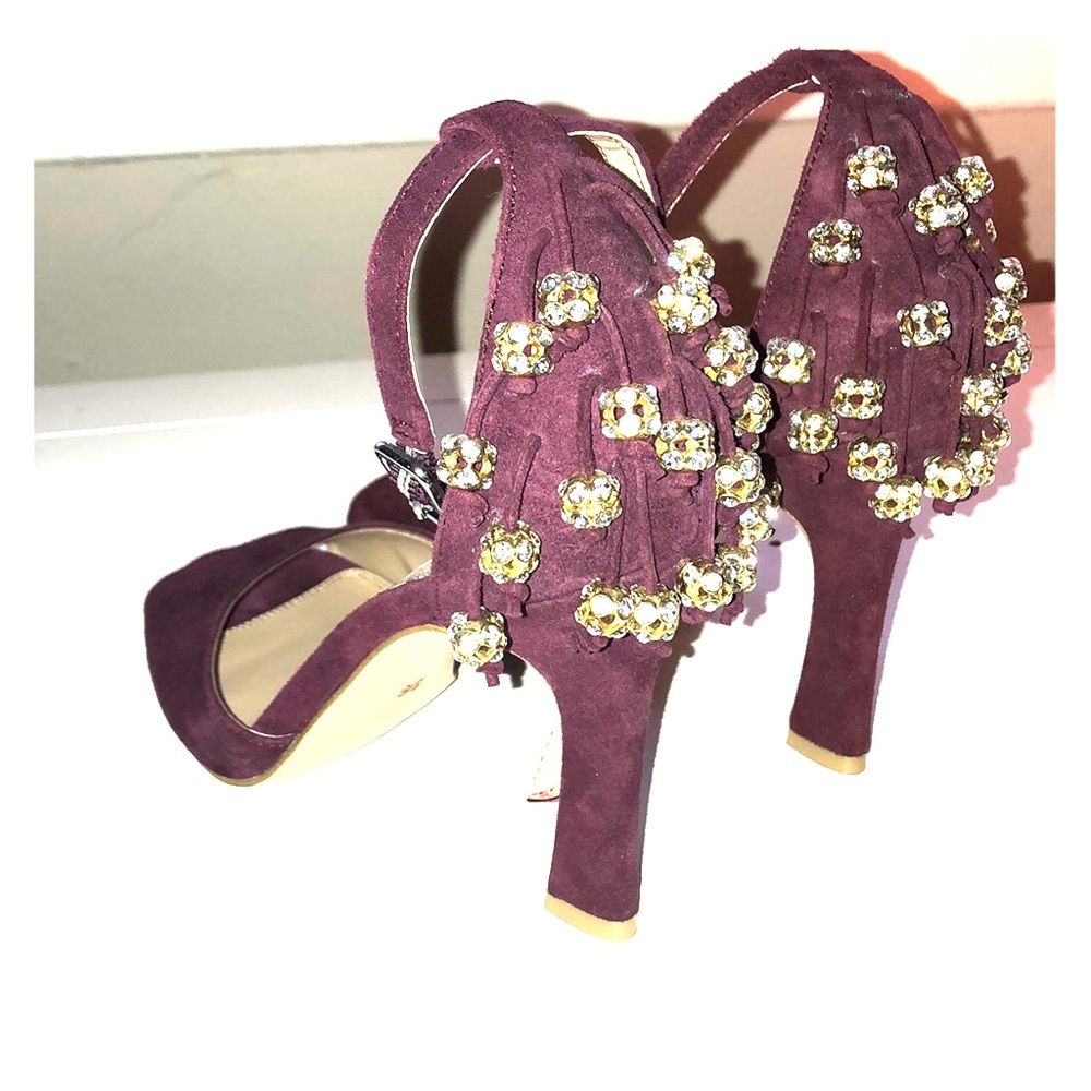 BCBGMaxazria Burgandy heel size 6